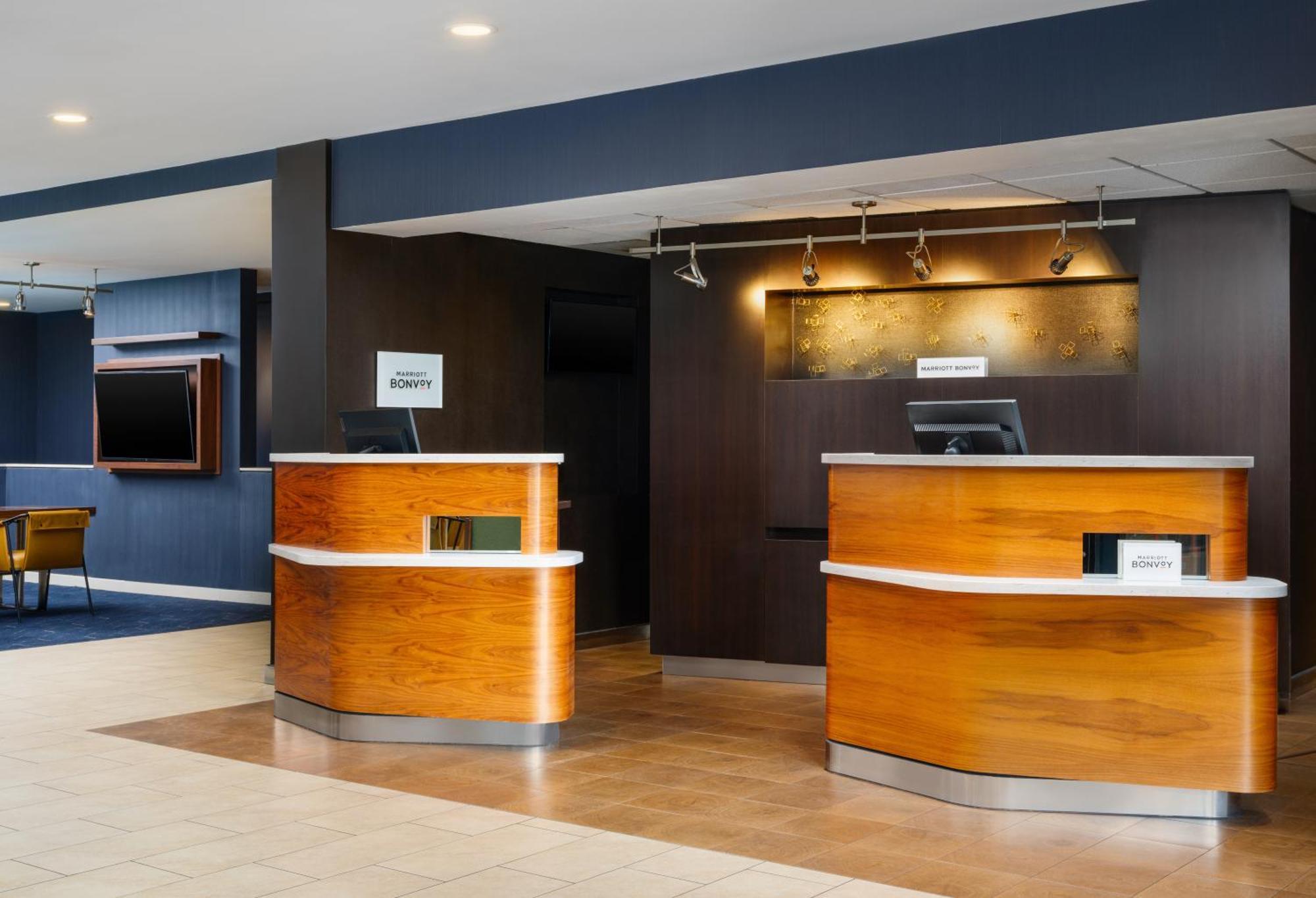 Courtyard Columbus Worthington Hotel Bagian luar foto