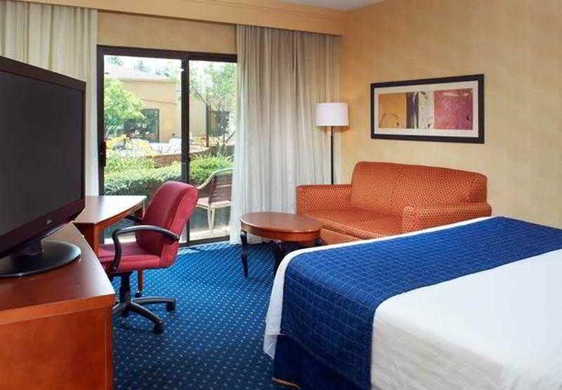 Courtyard Columbus Worthington Hotel Ruang foto