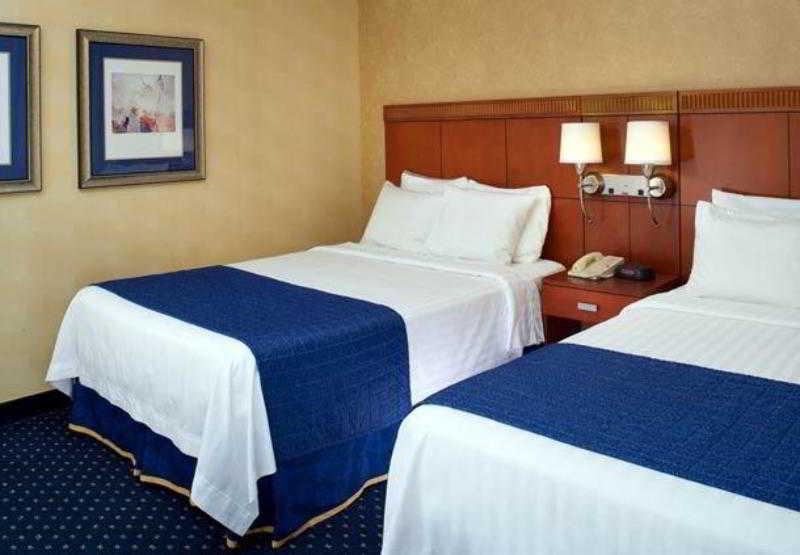Courtyard Columbus Worthington Hotel Ruang foto